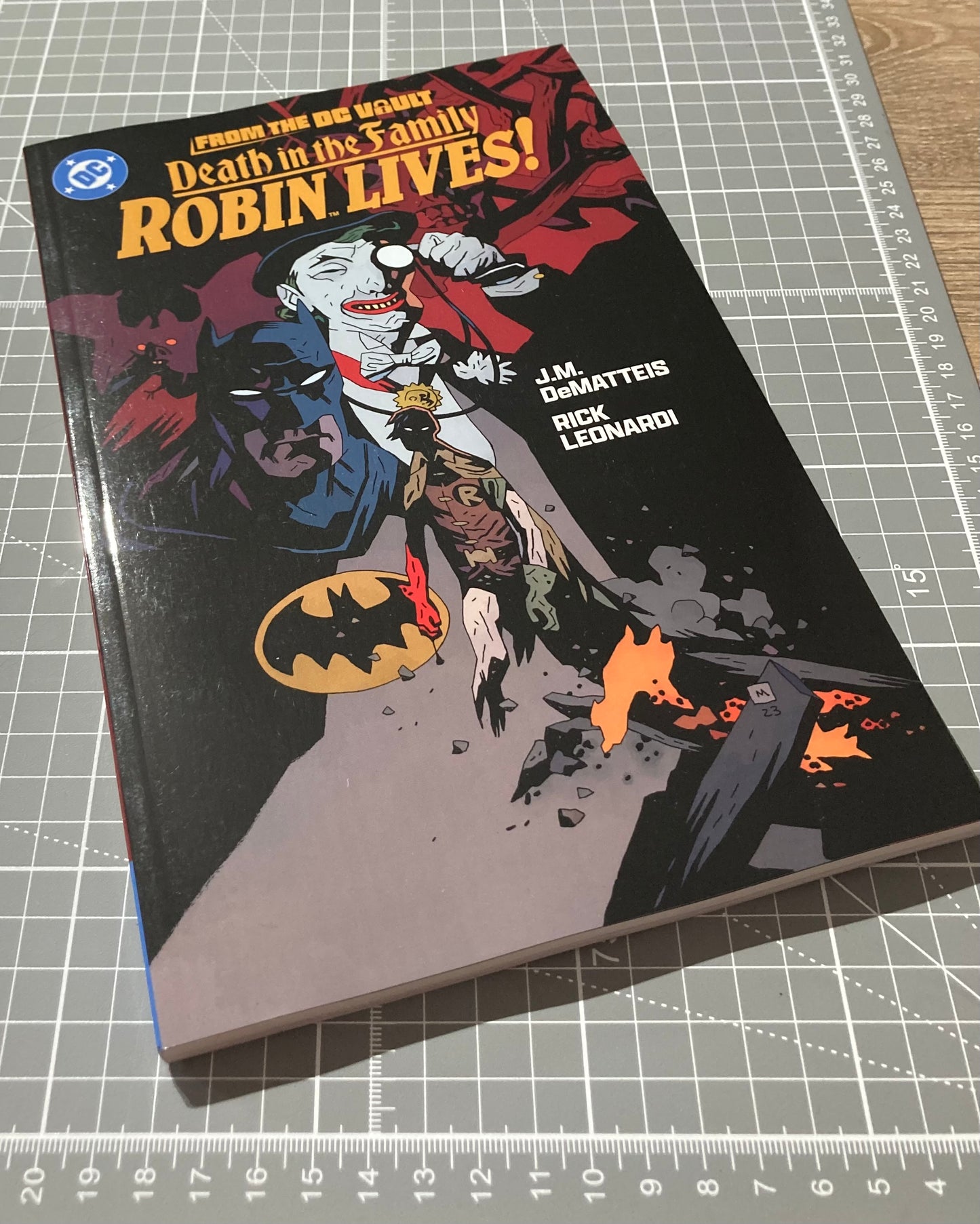 From the DC Vault: Death in the Family: Robin Lives! TPB