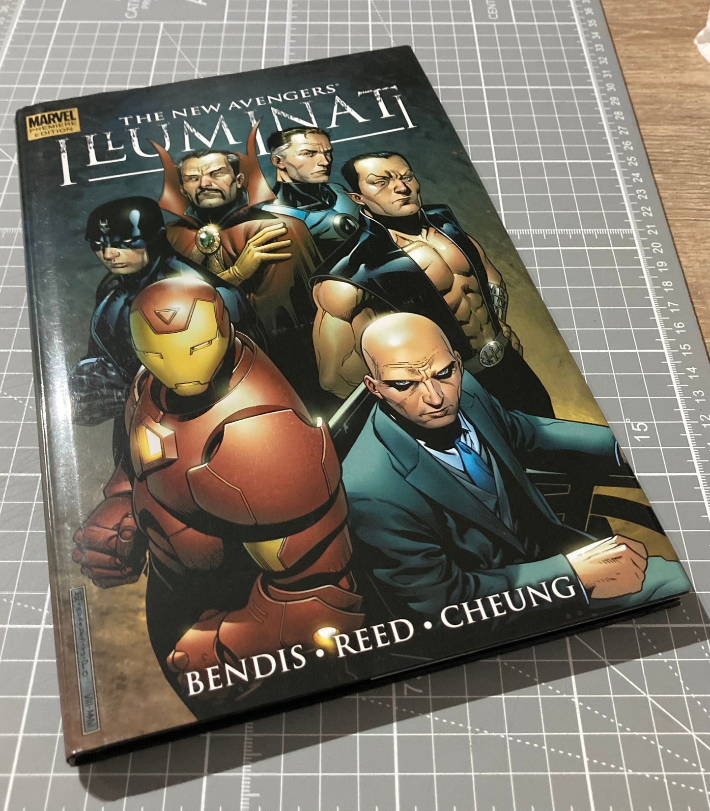 The New Avengers: Illuminati Premiere HC