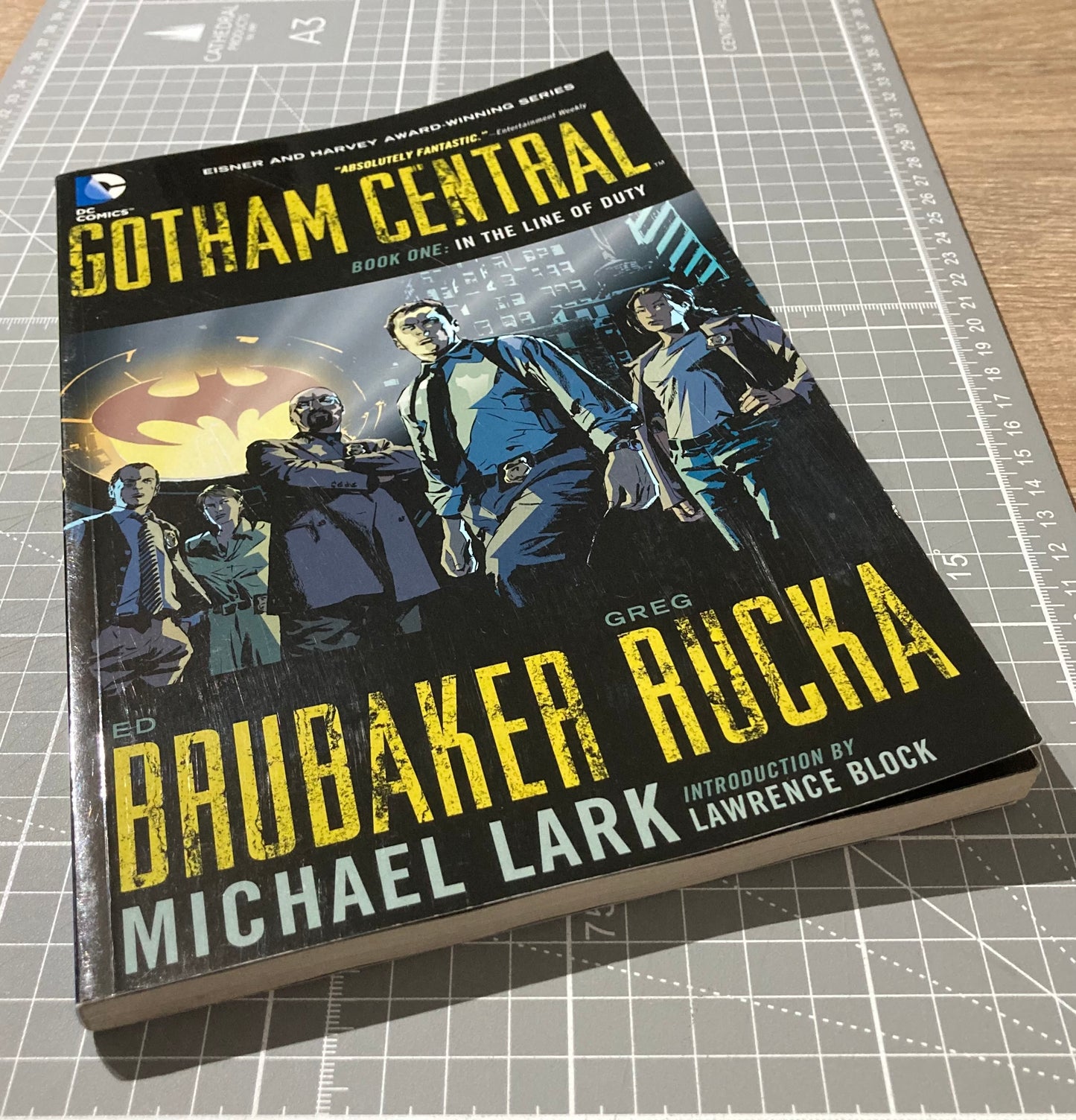 Gotham Central Book 1: In the Line of Duty TPB