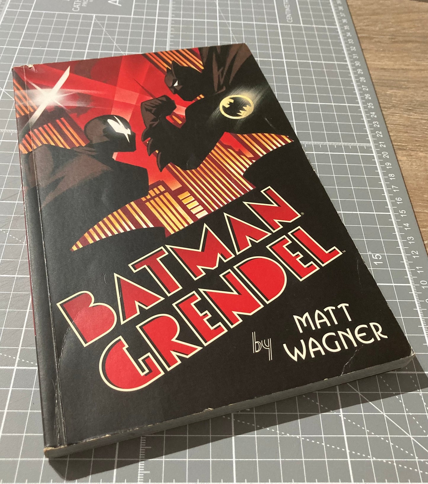 Batman/Grendel By Matt Wagner TPB