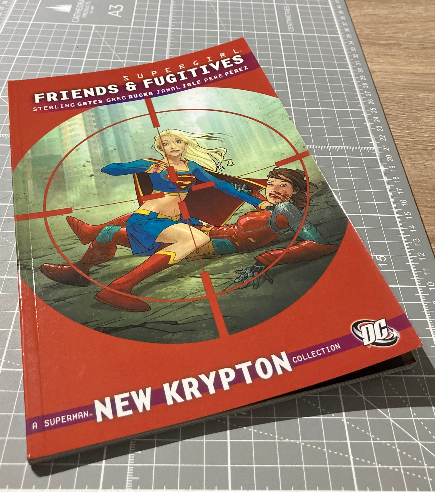 Supergirl: Friends and Fugitives TPB