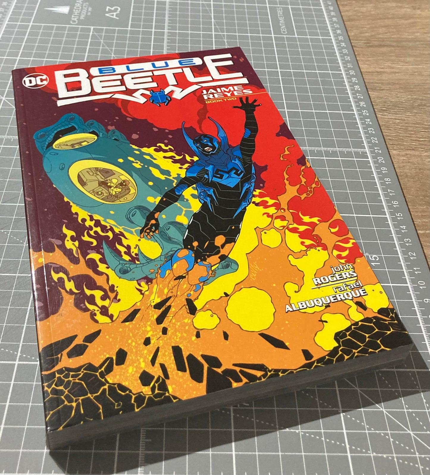 Blue Beetle: Jaime Reyes - Book Two TPB