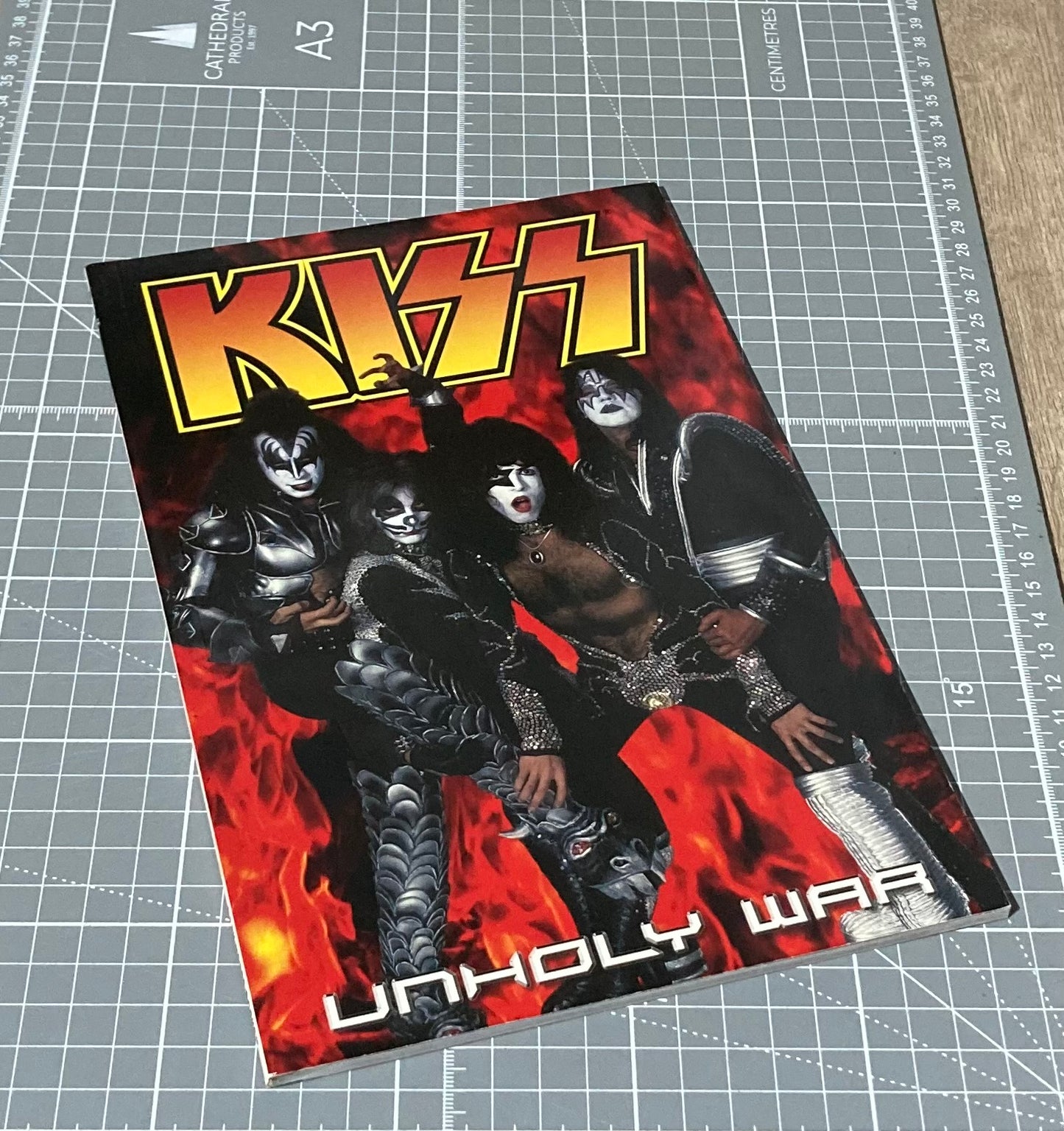 Kiss Volume 4: Unholy War TPB