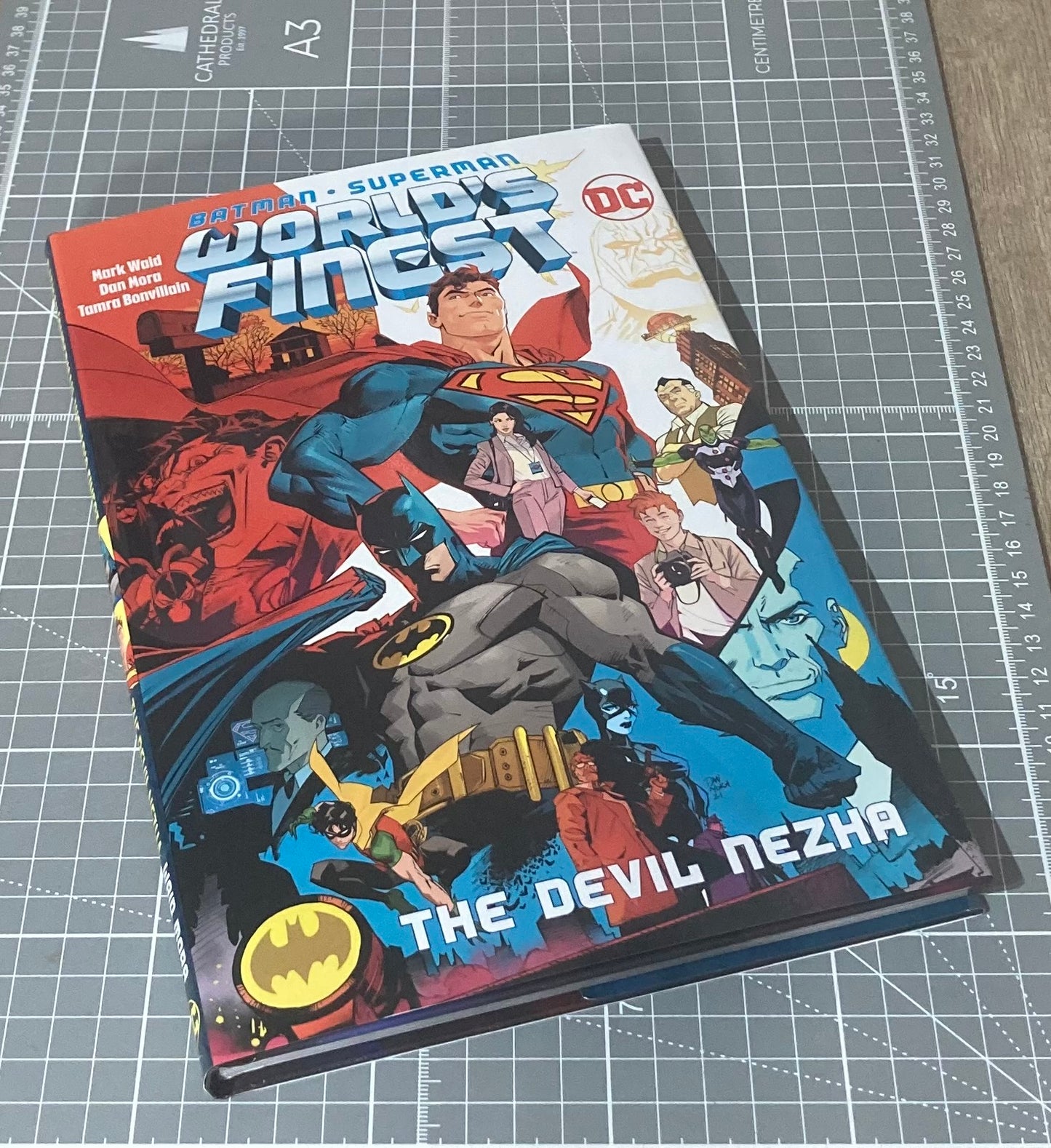 Batman/Superman: World's Finest Vol. 1: The Devil Nezha HC