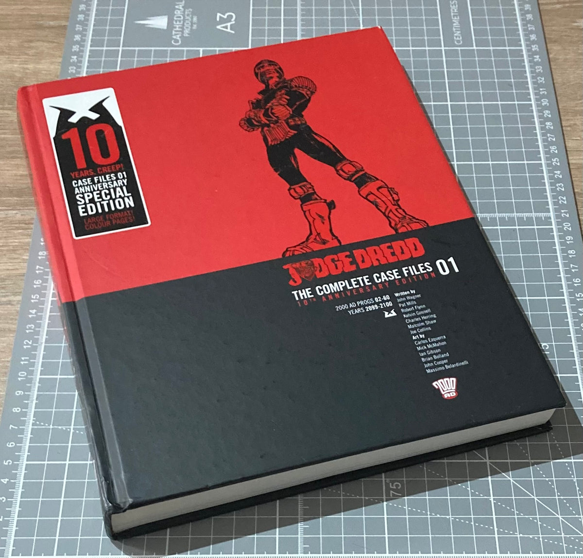 Judge Dredd Casefiles 01 - 10th Anniversary Edition HC