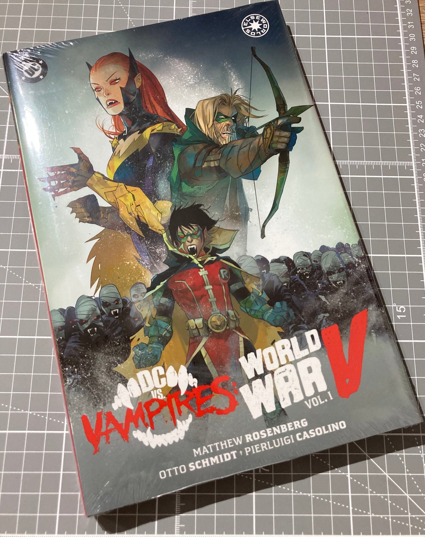 DC vs. Vampires: World War V Vol. 1 HC