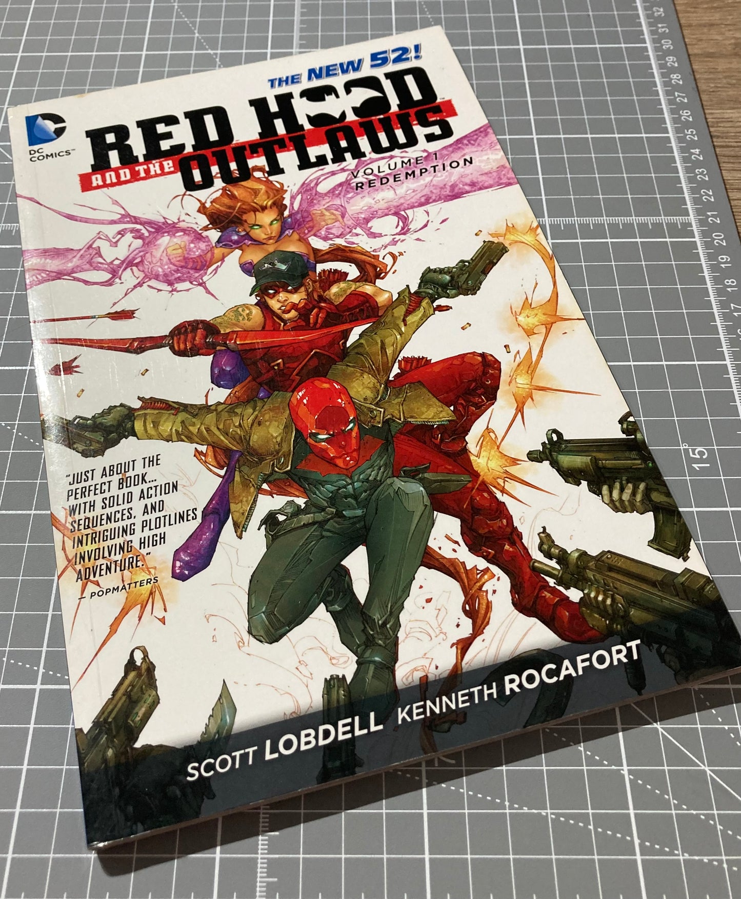 Red Hood and the Outlaws Vol. 1: Redemption (The New 52) TPB
