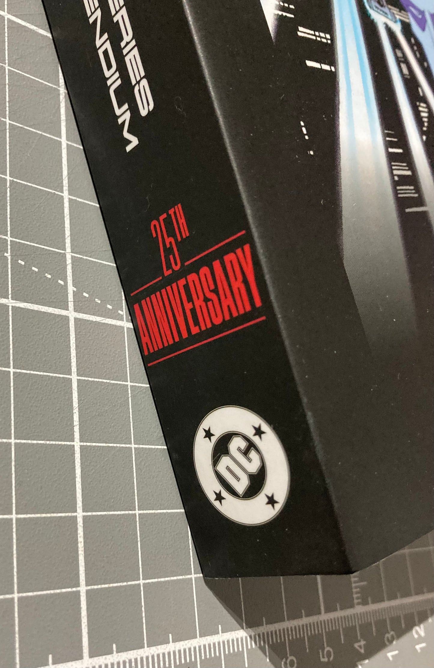 Batman Beyond: the Animated Series Classics Compendium - 25th Anniversary Edition TPB