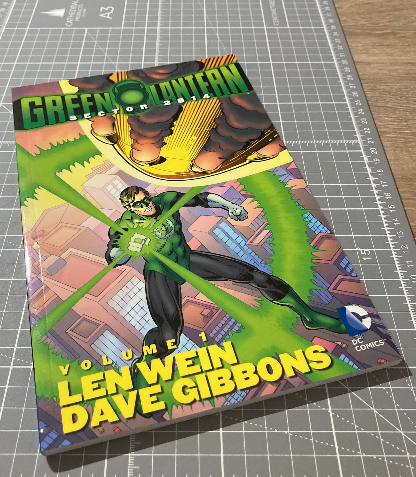Green Lantern: Sector 2814 Volume 1 TPB