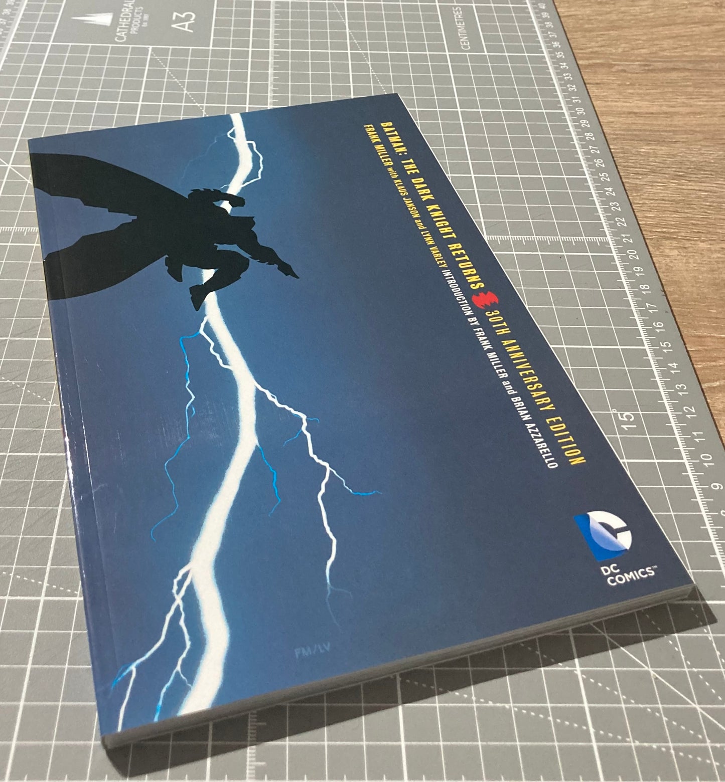 Batman: The Dark Knight Returns 30th Anniversary Edition TPB (Ex-Library Book)