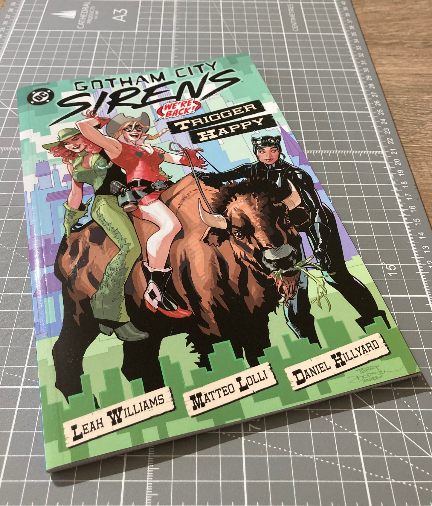 Gotham City Sirens: Trigger Happy TPB