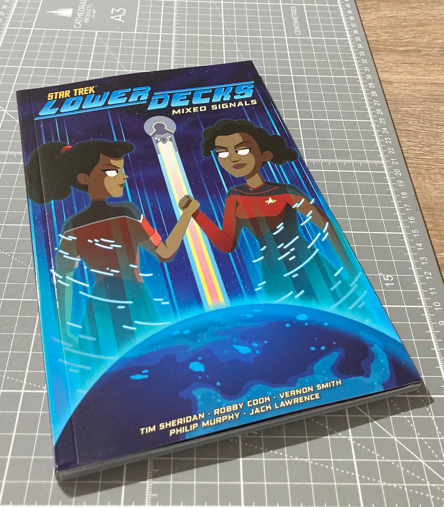 Star Trek: Lower Decks, Vol. 2: Mixed Signals TPB