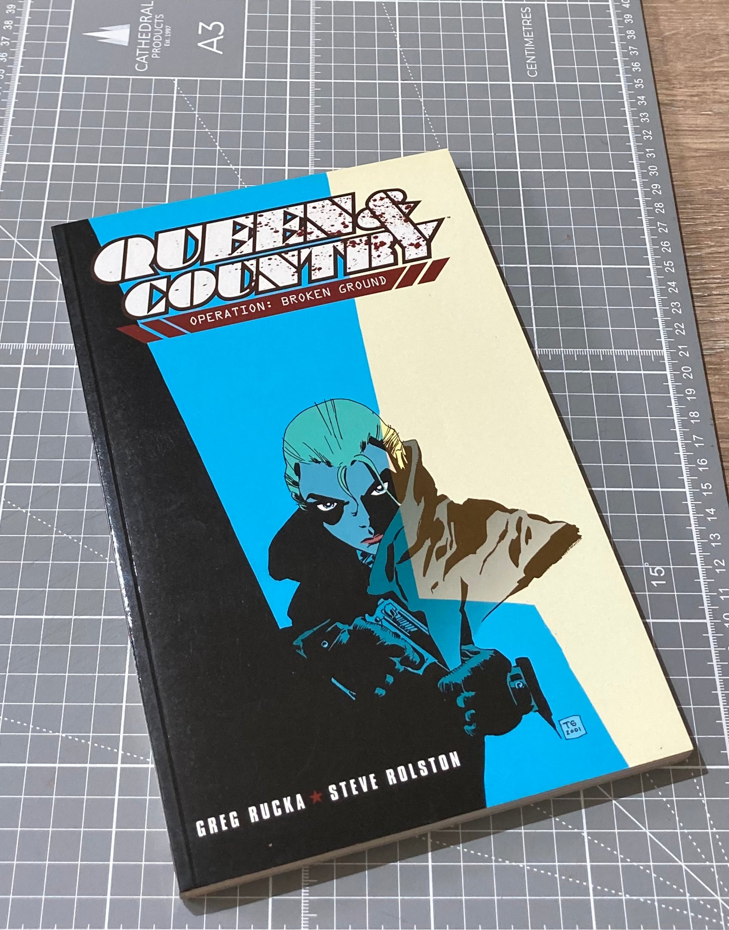Queen & Country, Vol. 1: Operation Broken Ground TPB