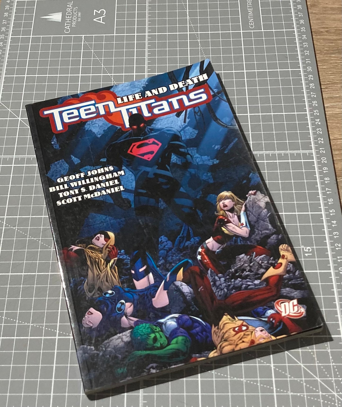 Teen Titans Vol 05: Life And Death TPB