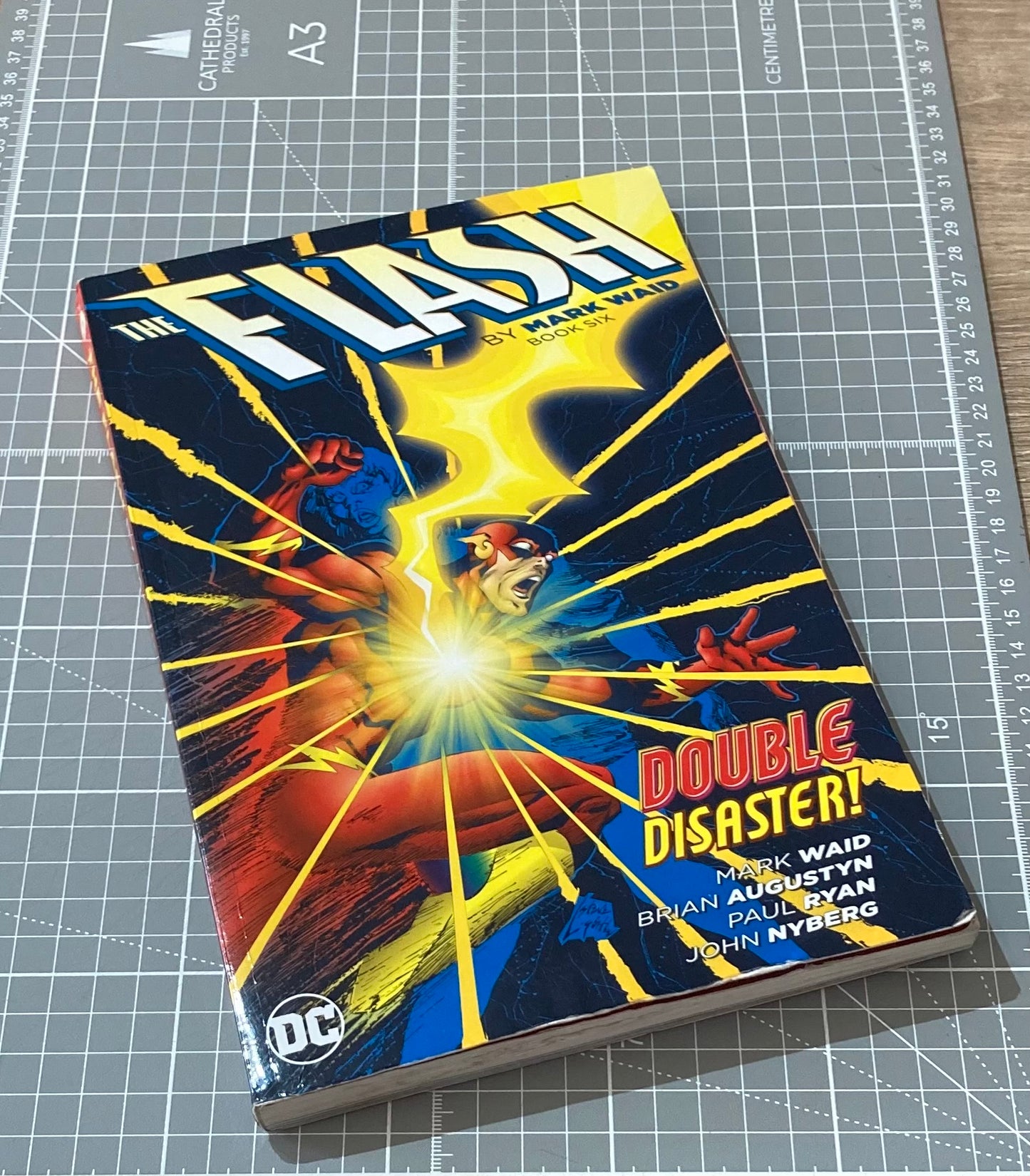 The Flash by Mark Waid: Book Six - Double disaster! TPB