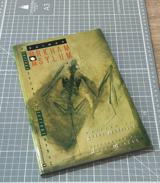 Batman Arkham Asylum: A Serious House on Serious Earth (Warners 1st Printing) TPB