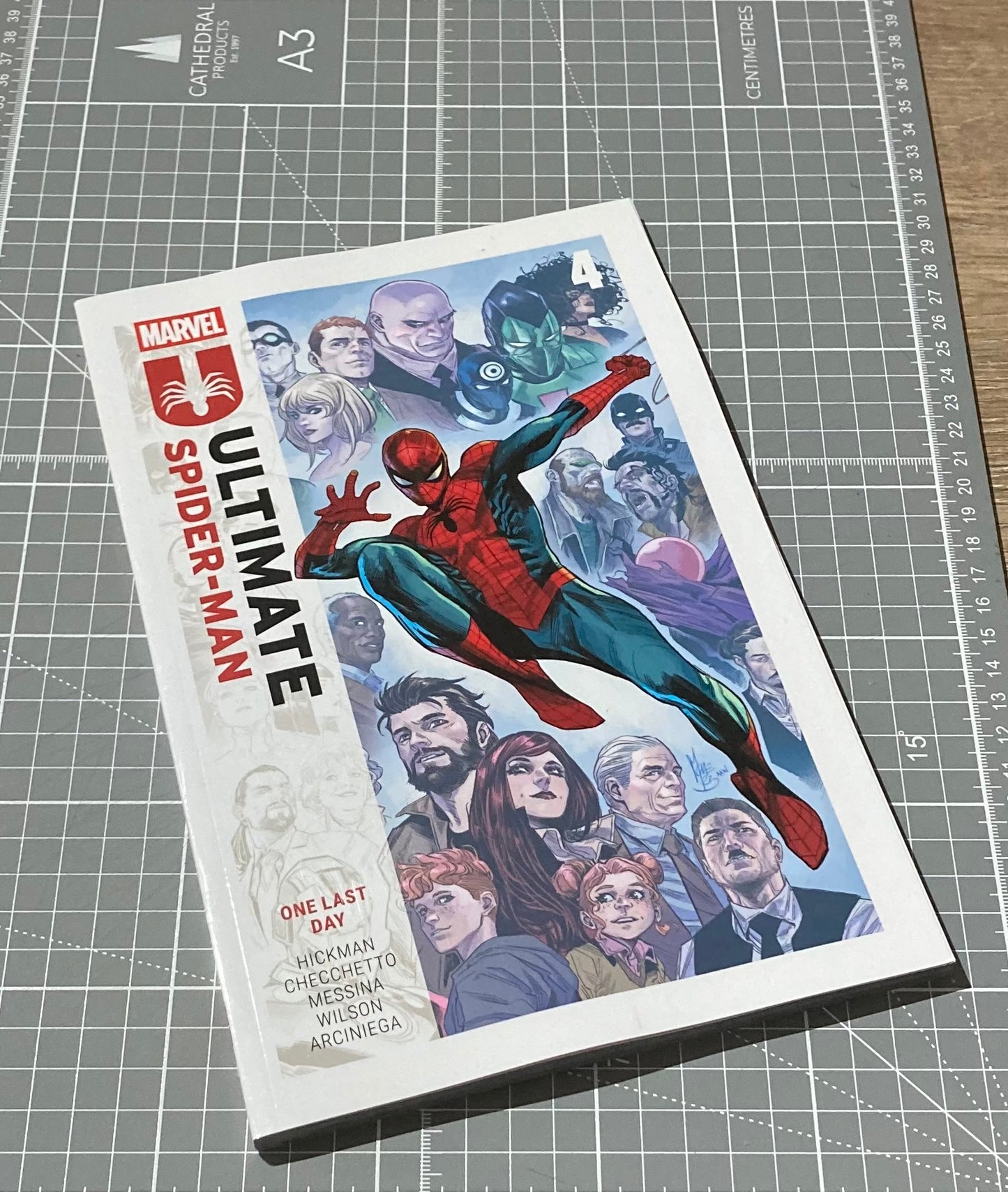 Ultimate Spider-Man by Jonathan Hickman Vol. 4 TPB