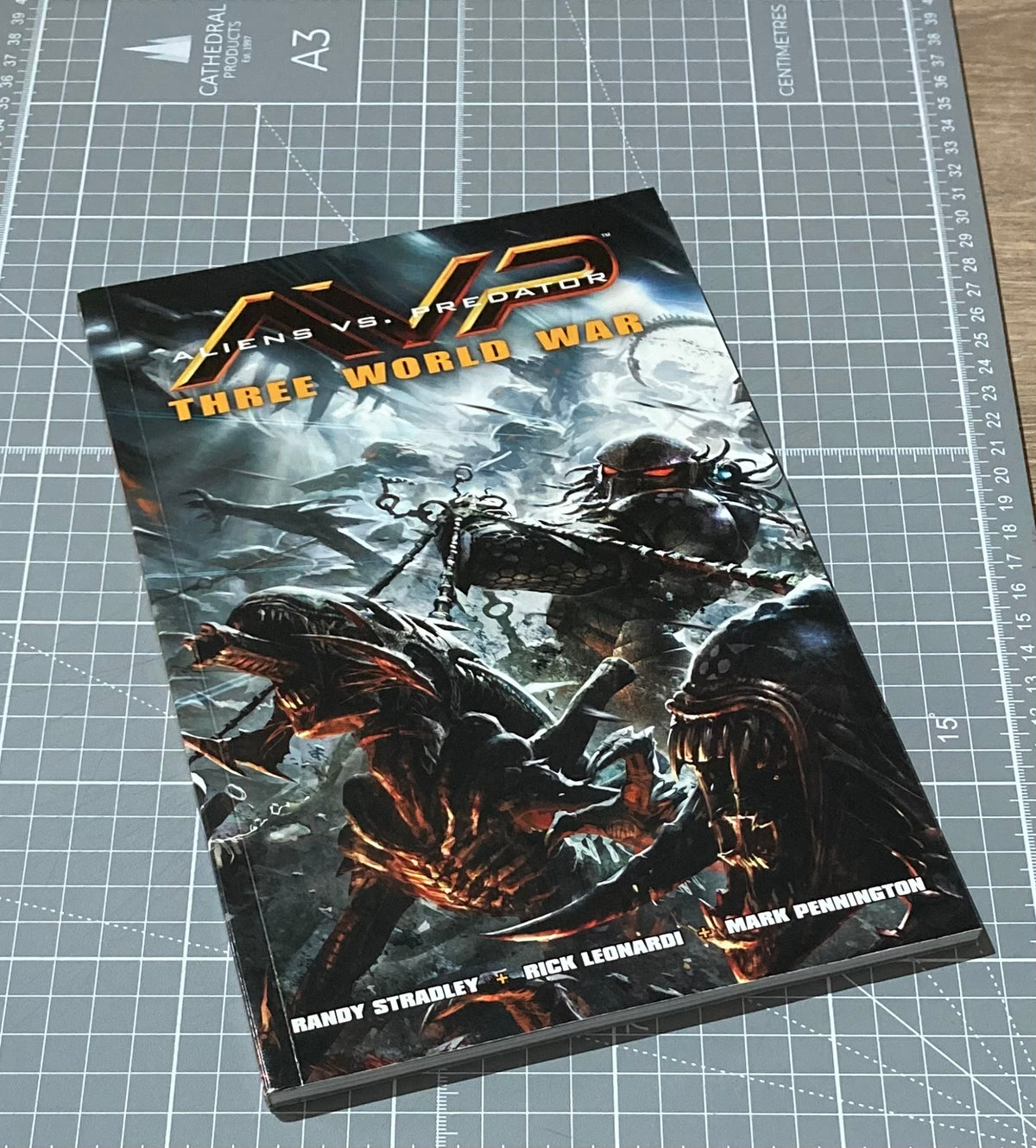 Aliens vs. Predator: Three World War TPB